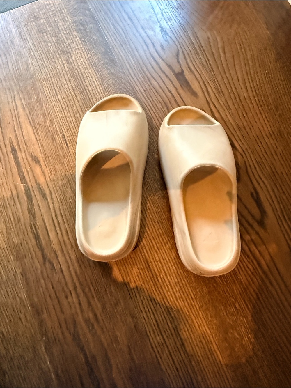 Yeezy slide Sandals men's size 11